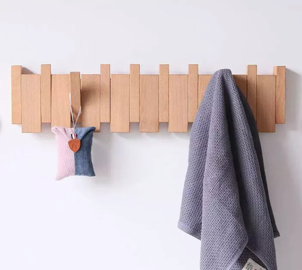 Wandgarderobe mit Magnetischen Klapphaken im Minimalistischen Design