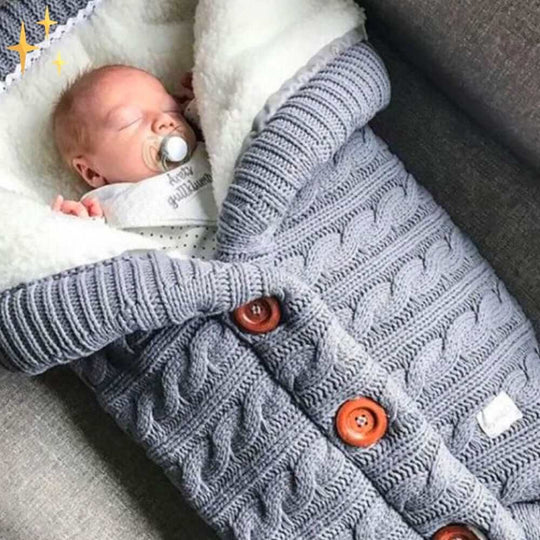 Baby Schlafsack Winter mit Knöpfen und Muster für Komfort und Geborgenheit 0