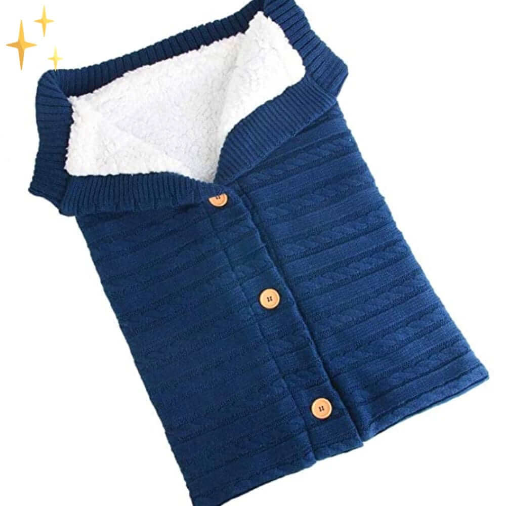 Baby Schlafsack Winter mit Knöpfen und Muster für Komfort und Geborgenheit 4