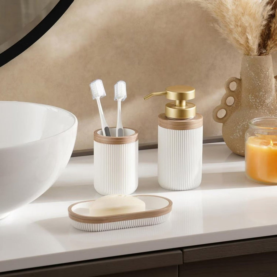 Badezimmer Set mit Seifenschale und Spender 2