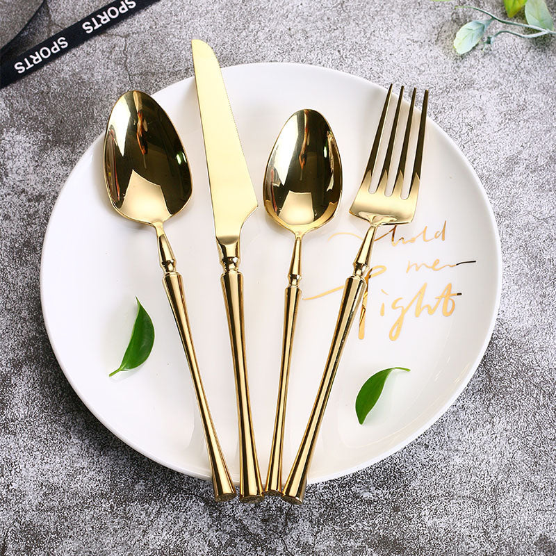 Besteck-Set für den Tisch 5