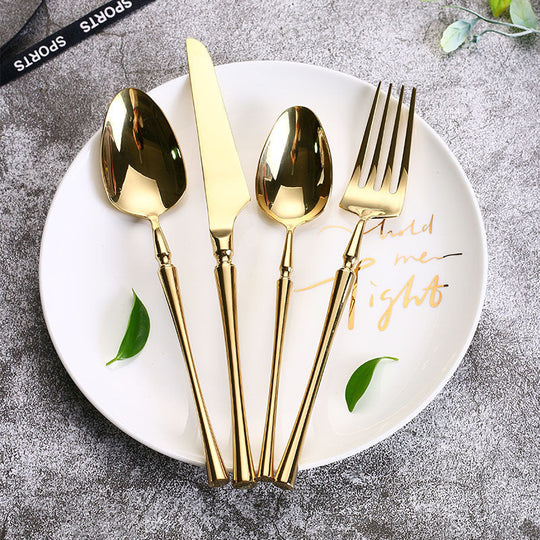 Besteck-Set für den Tisch 5