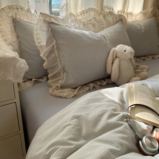 Damen Bettwäsche Set Vichy-Karo mit Rüschen und Ösenborte 6