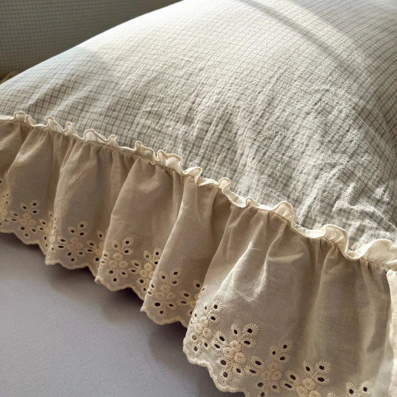 Damen Bettwäsche Set Vichy-Karo mit Rüschen und Ösenborte 7