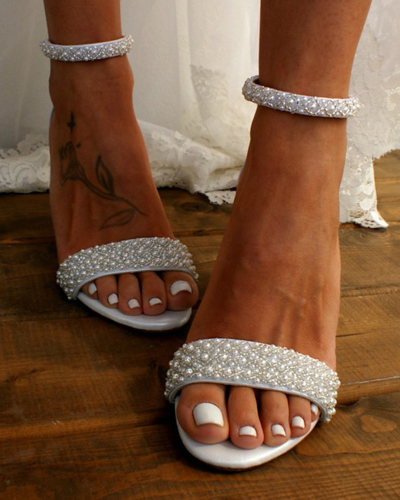 Damen Brautsandalen mit zarten Riemen 4