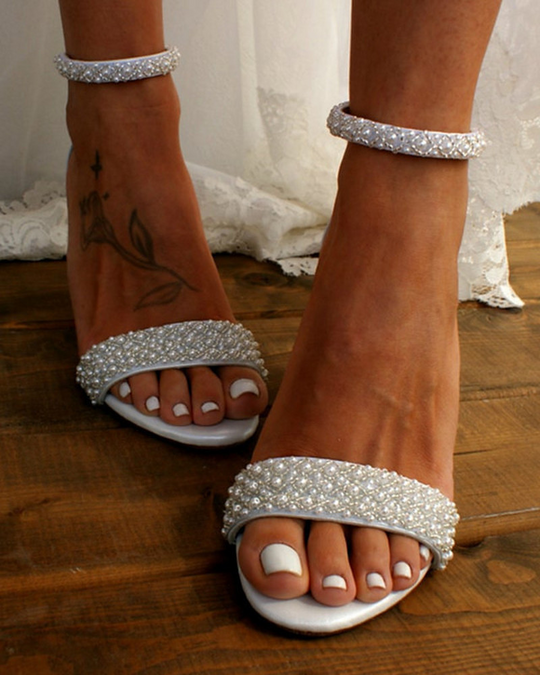 Damen Brautsandalen mit zarten Riemen 4