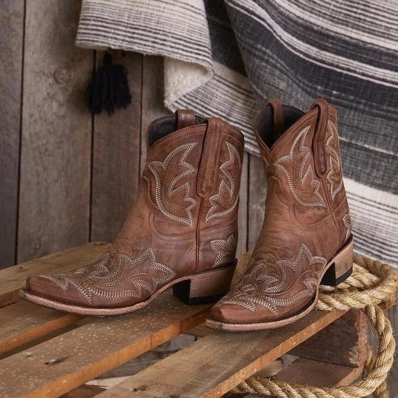 Damen Cowboystiefeletten Mid-Design mit Stickereien 0