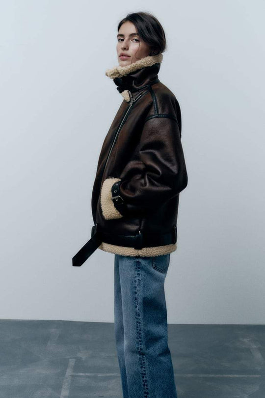 Damen Jacke mit Revers aus Kunstmaterial 2