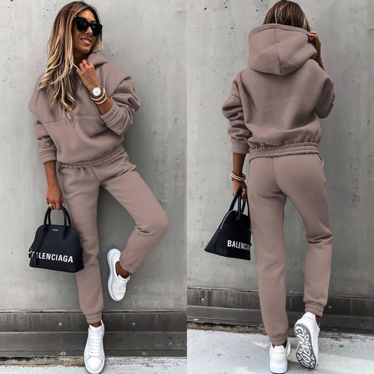 Damen Jogginganzug Oversized Hoodie und Tapered Pants aus Weichem Mischgewebe 5