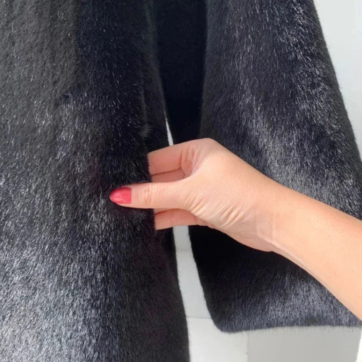 Damen Langer Mantel aus Kunstpelz 5