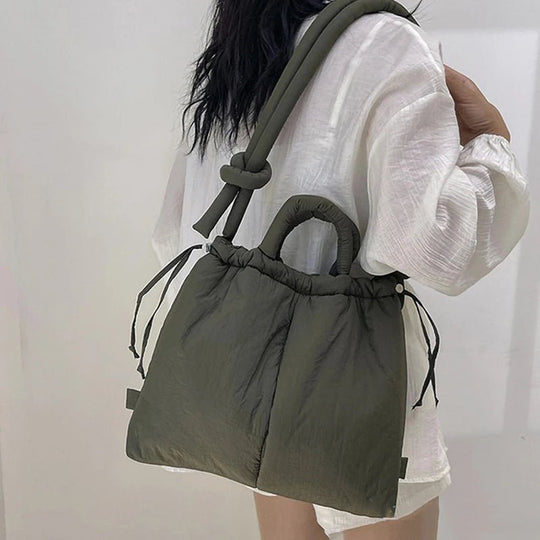 Damen Umhängetasche mit modernem Puffer-Design 1