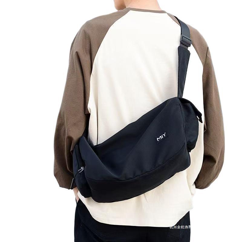 Damen Umhängetasche mit vielseitigen Fächern und modernem Design 4