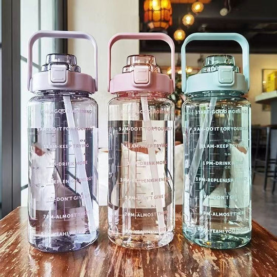 Damen Wasserflasche mit praktischem Design 3