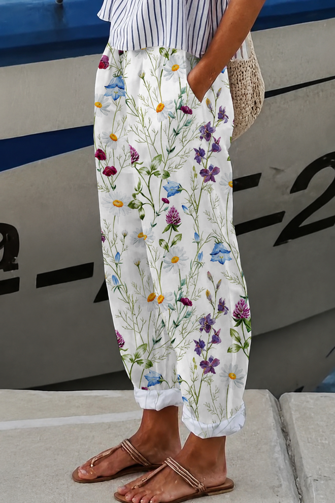 Damenhose mit einzigartigem Muster und aufgesetzten Taschen 4