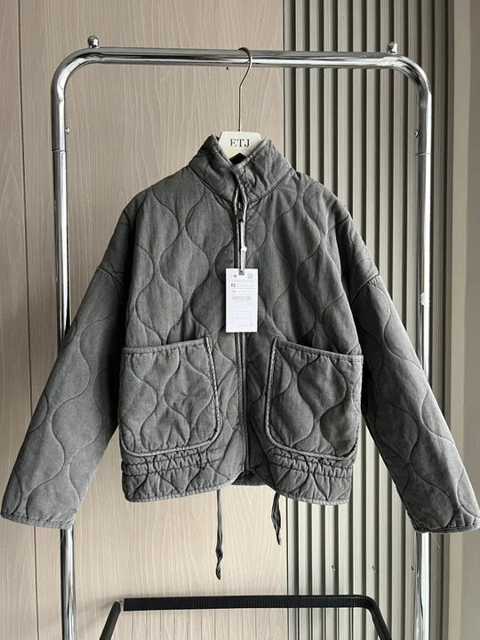 Damenjacke mit Taschen und geraden Linien 5