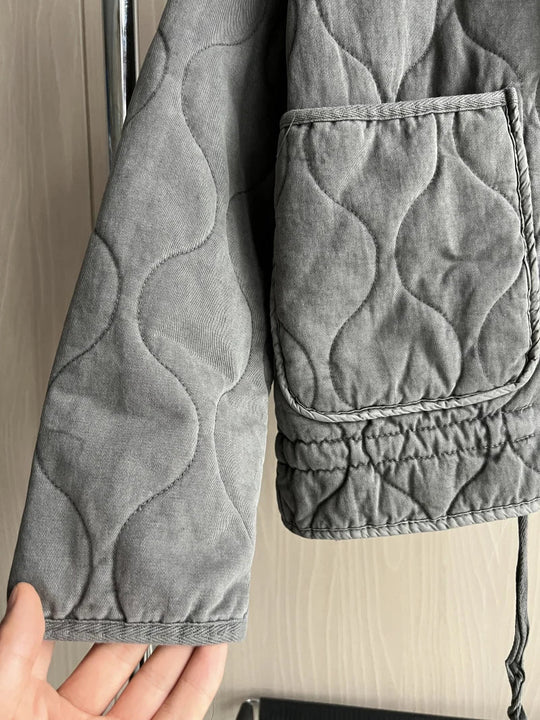Damenjacke mit Taschen und geraden Linien 6
