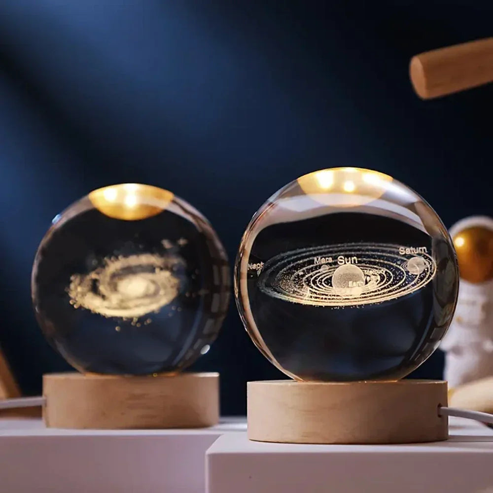 Dekorative Kristallkugel mit 3D-Engravur für stimmungsvolles Licht 1