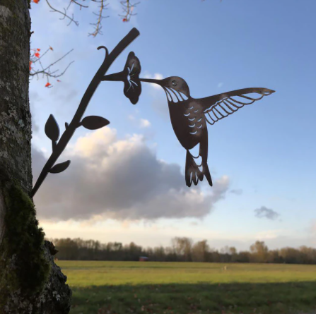Dekorative Metallvögel für den Außenbereich 0