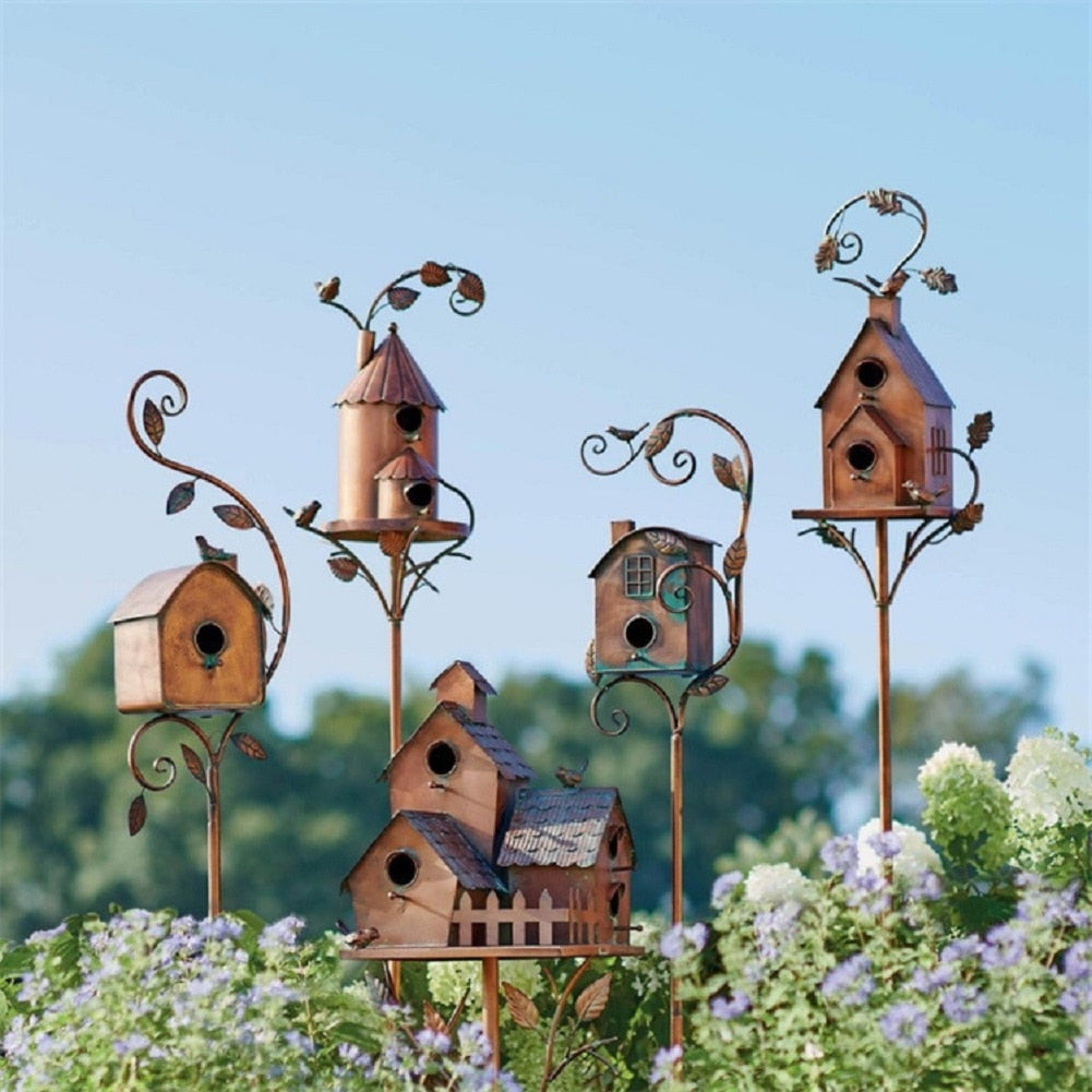 Dekorativer Vogelhaus-Gartenpfosten aus Metall für den Außenbereich 0