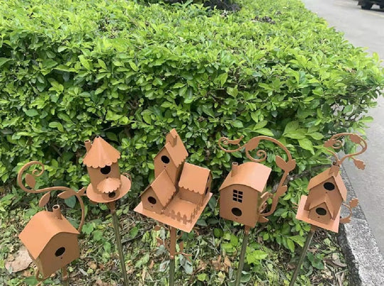 Dekorativer Vogelhaus-Gartenpfosten aus Metall für den Außenbereich 4