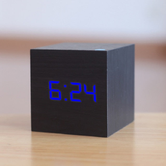 Digitaler LED Wecker CubeGlow im modernen Design 1