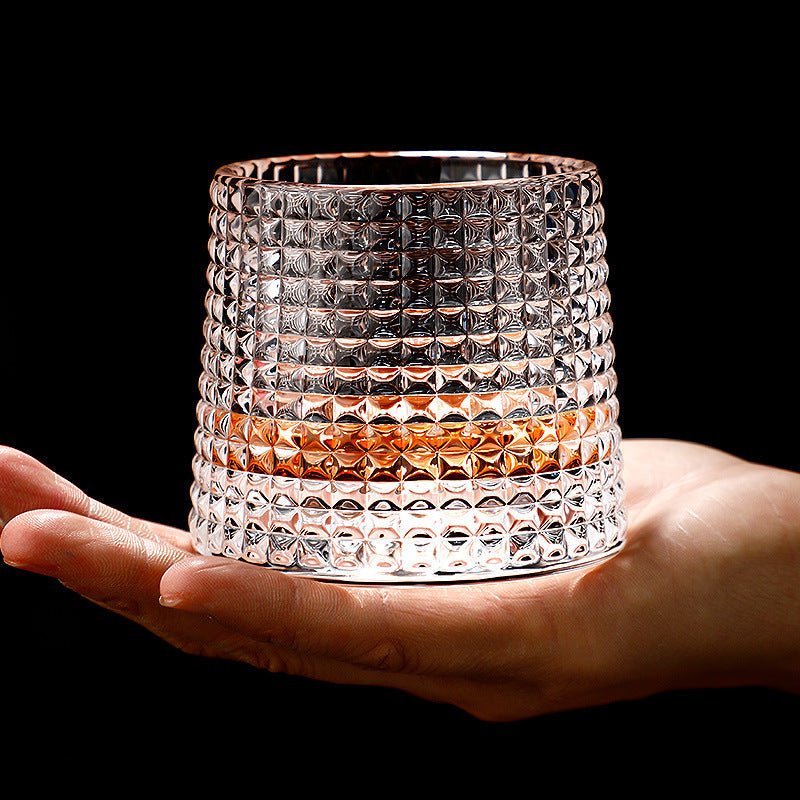 Drehbare Whiskygläser für stilvollen Genuss 1