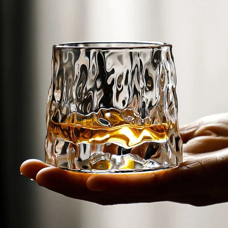 Drehbare Whiskygläser für stilvollen Genuss 6