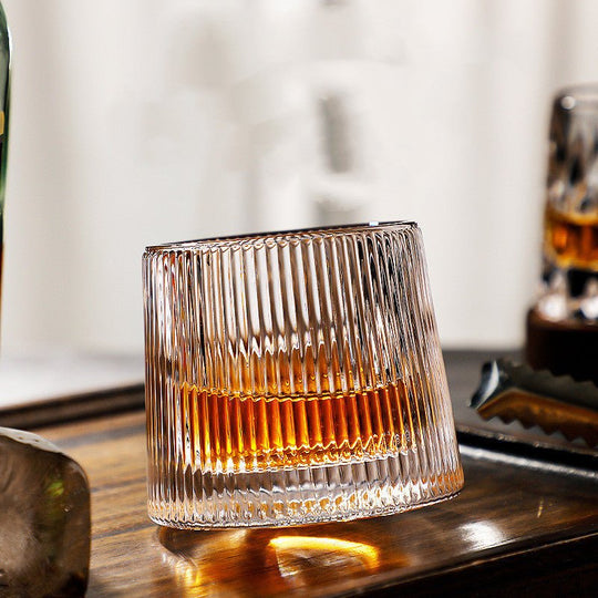 Drehbare Whiskygläser für stilvollen Genuss 7