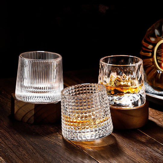 Drehbare Whiskygläser für stilvollen Genuss 8