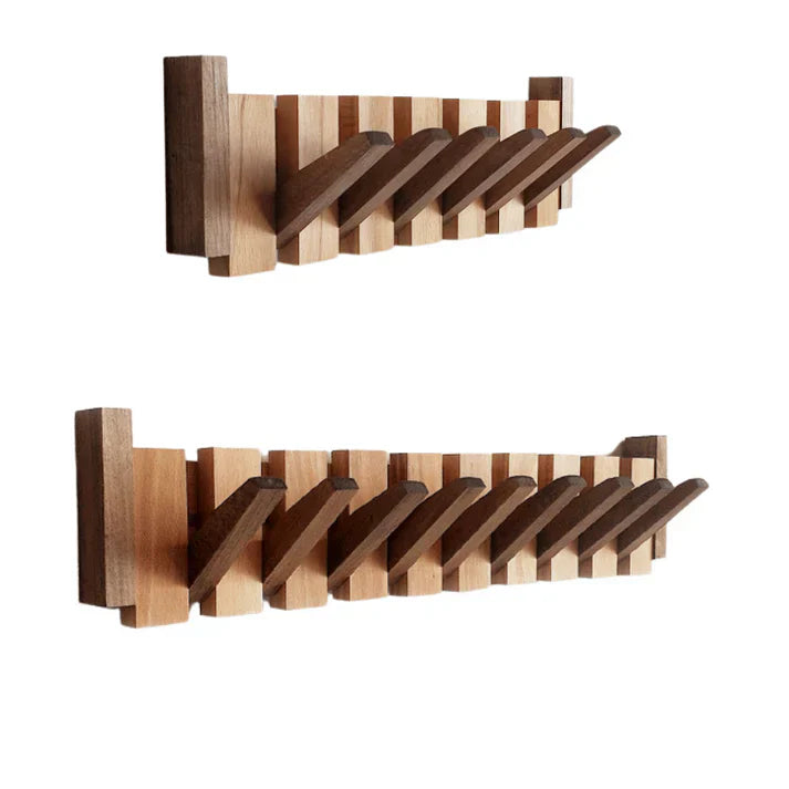 Garderobe aus Holz, Klavierinspiration 1
