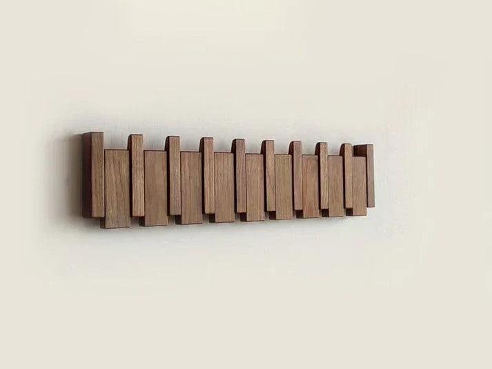 Garderobe aus Holz, Klavierinspiration 2