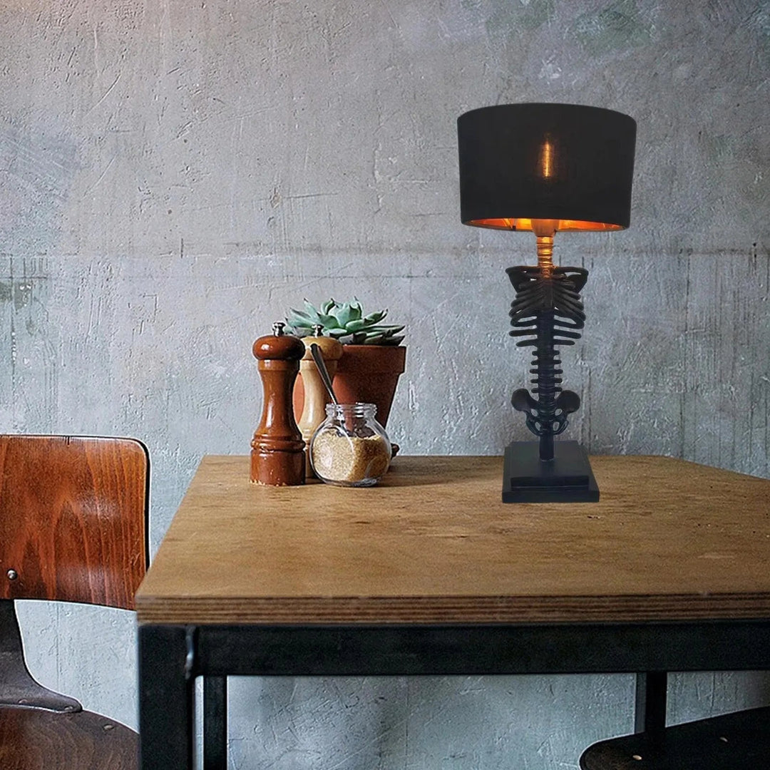 Gothic Tischlampe mit Skelett Design 4