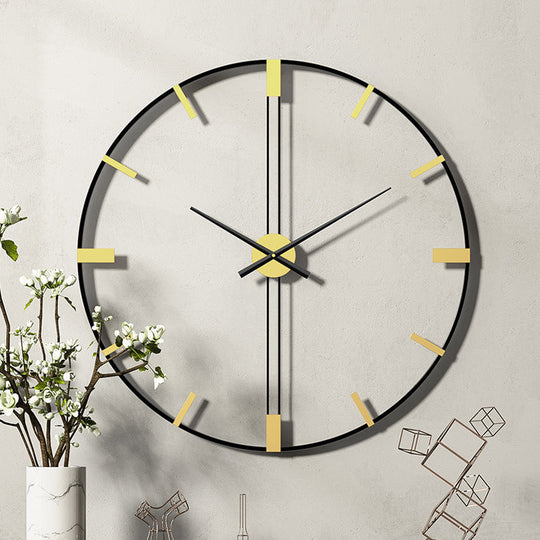 Große Wanduhr für Wohnzimmer im modernen Design 2