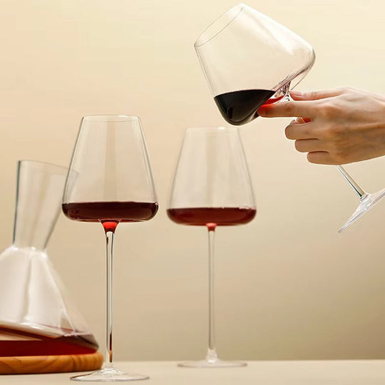 Handgefertigtes Wein- und Champagnerglas-Set mit raffiniertem Design 10