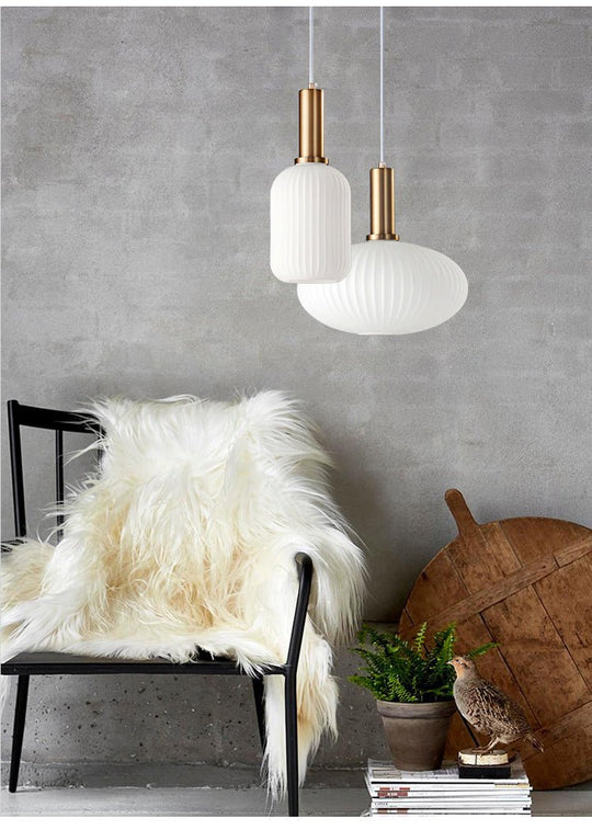 Hängeleuchte im Retro-Stil mit farbigem Glas 8