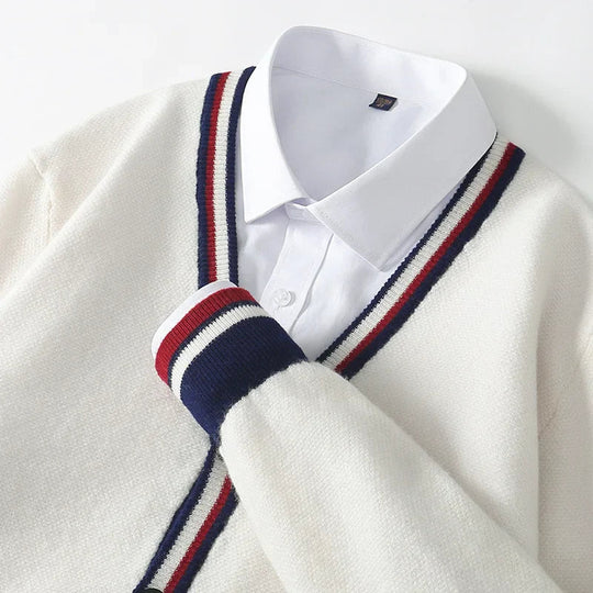 Herren Strickjacke mit V-Ausschnitt und Knopfleiste, vielseitig kombinierbar 2