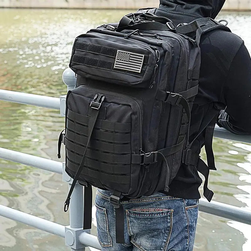Herren Taktischer Rucksack 50L für Outdoor-Aktivitäten 4