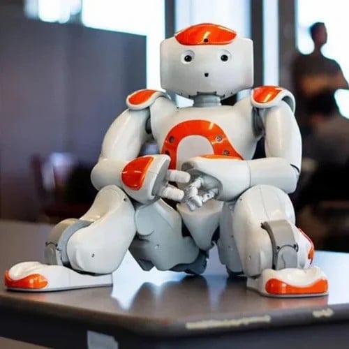 Interaktiver Lernroboter für Kinder mit Gestensteuerung und Multifunktionalen Aktionen 1