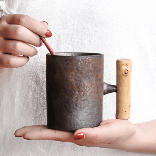 Kaffeetasse im japanischen Stil mit Holzgriff 1