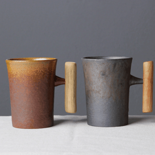 Kaffeetasse im japanischen Stil mit Holzgriff 2