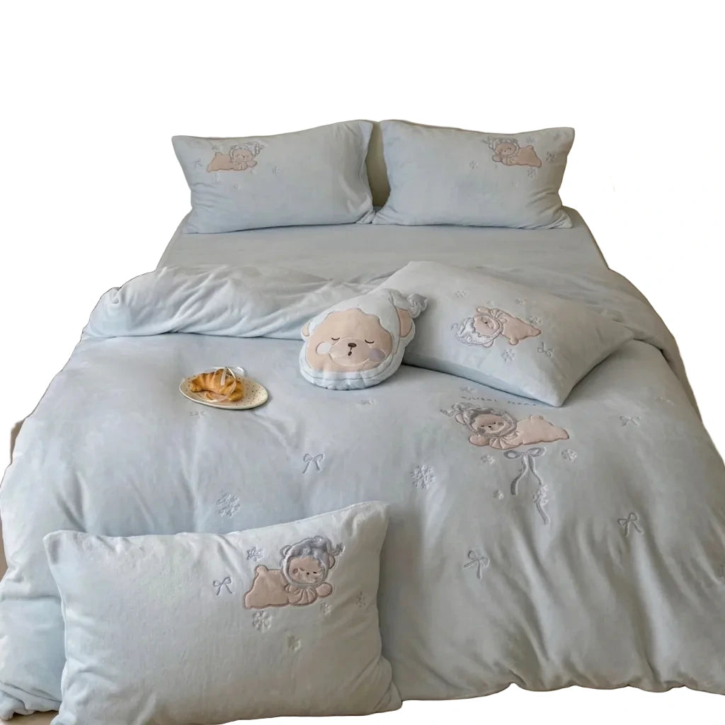 Kinder Fleece-Bettwäscheset Bestickt mit Kissen und Plüschtier 0