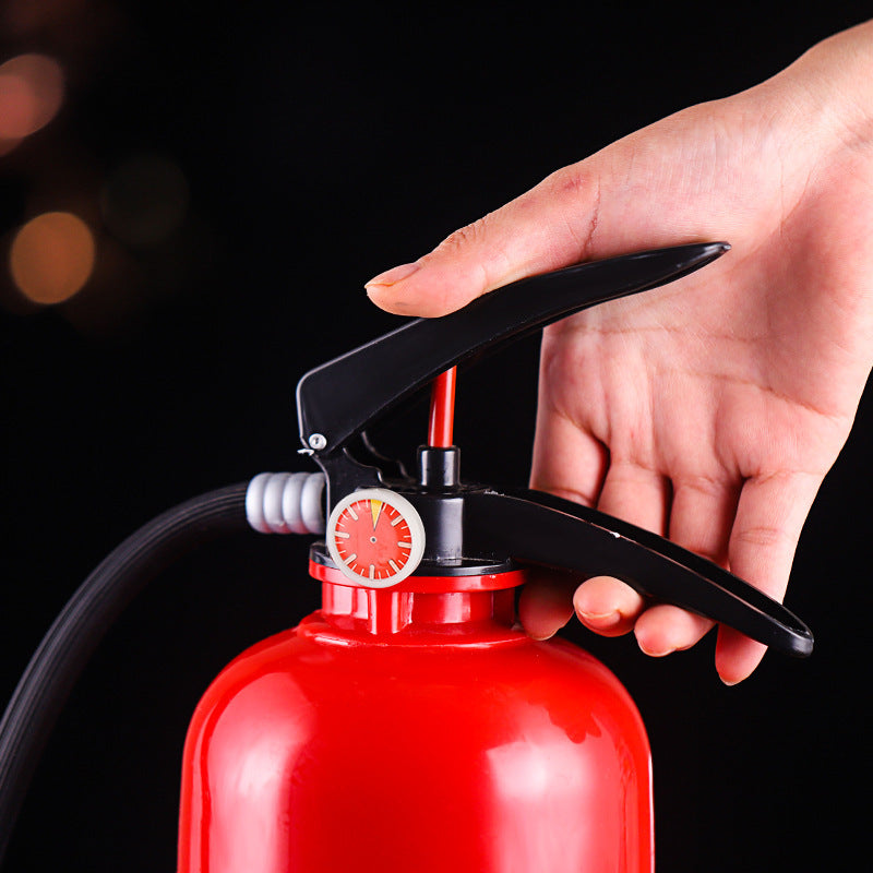 Kreativer Getränkespender im Feuerlöscher-Design 2