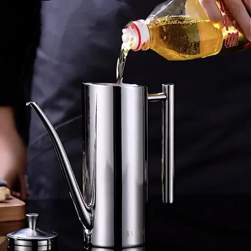 Küchenölkanne aus Edelstahl mit Auslaufschutz und ergonomischem Griff 500/700 ml 1