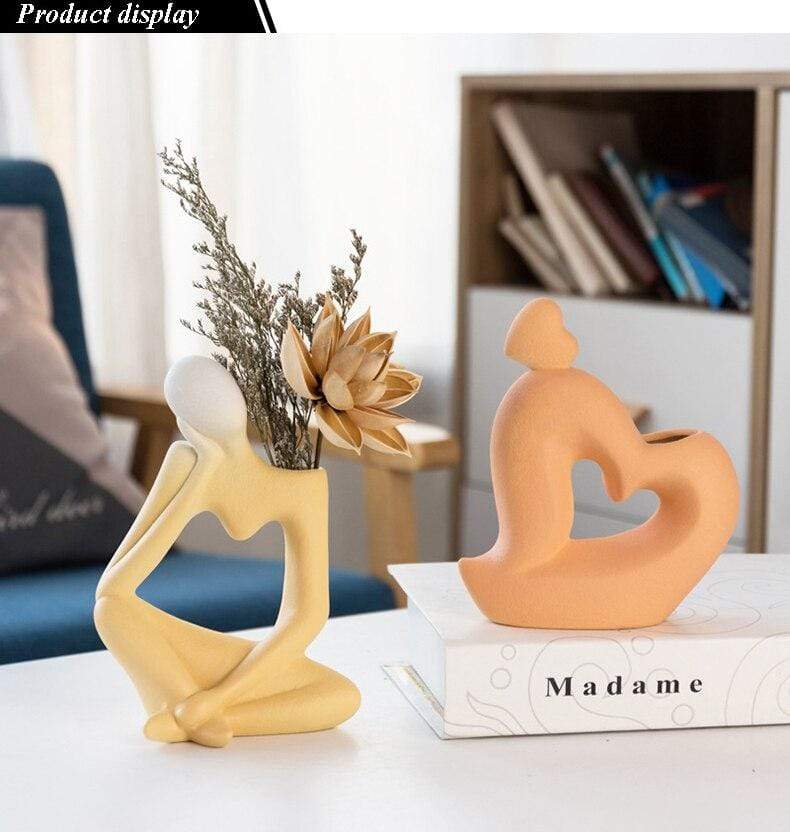 Kunstvolle Blumenvase Denkender Mann mit Einzigartigem Lochdesign 4