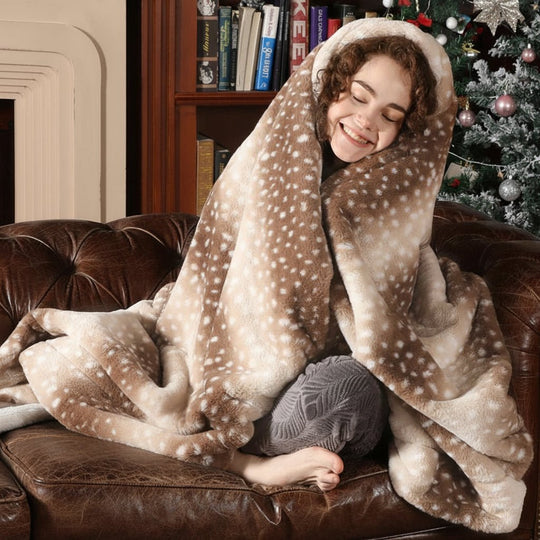 Kuscheldecke Wendbar mit Hirschmotiv für Gemütlichkeit 1