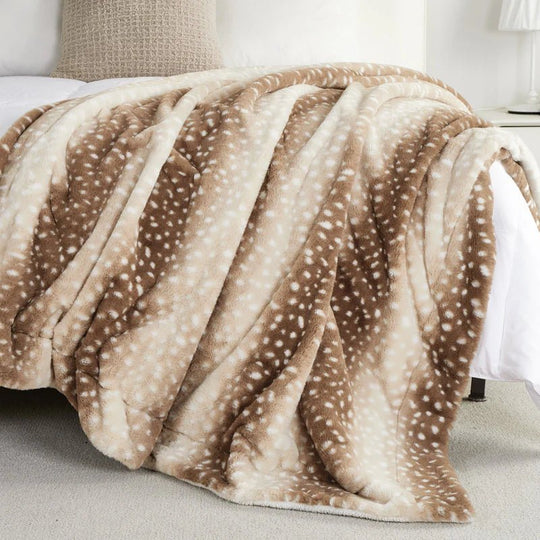 Kuscheldecke Wendbar mit Hirschmotiv für Gemütlichkeit 2