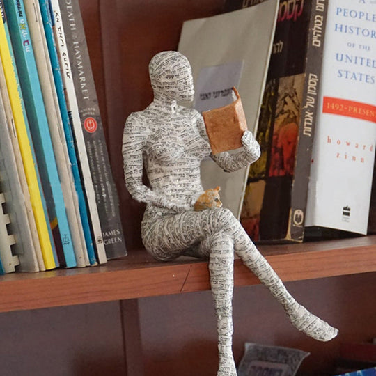 Lesende Frauenstatue Kunstharz Stilvolle Dekoration für Wohnzimmer und Büro 1