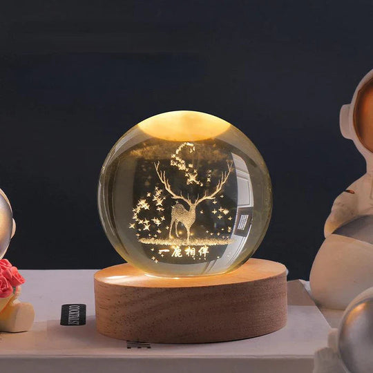 Leuchtende Mondkristallkugel mit Holzsockel 22
