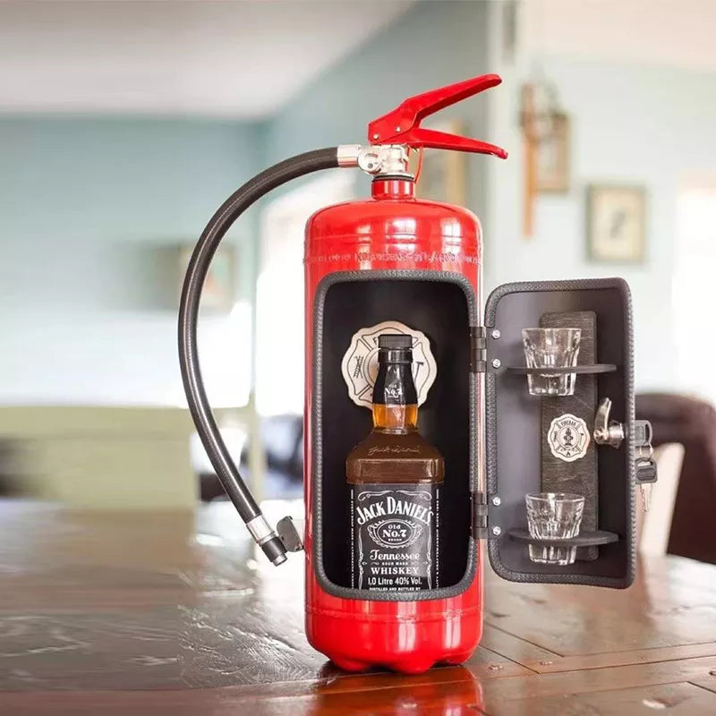 Minibar im Feuerlöscher versteckt 3