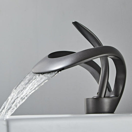 Moderne Badezimmer Armatur Wasserfall Design mit Einhebelgriff 1